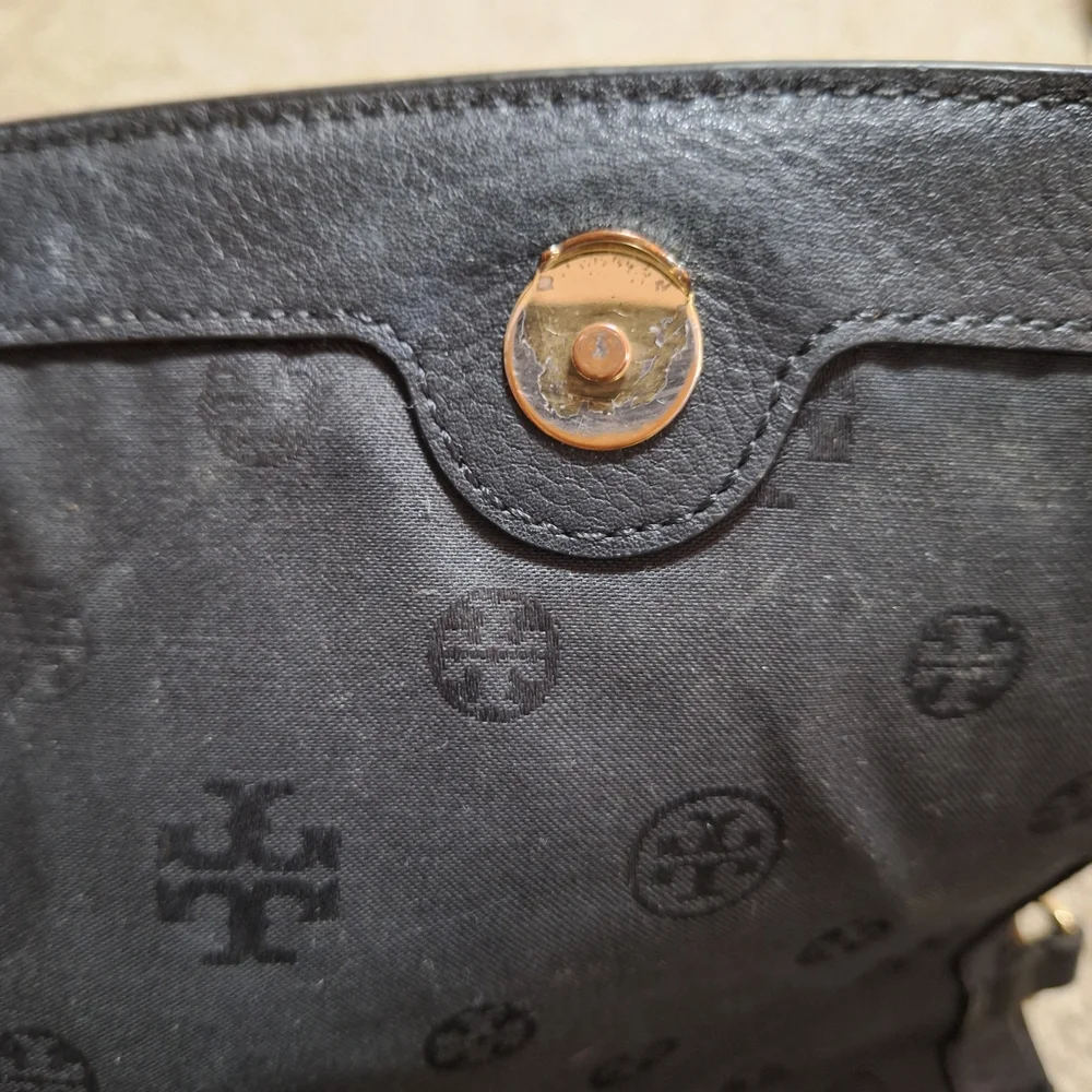 Tory Burch Black Crossbody Bag - Picture 5 of 11